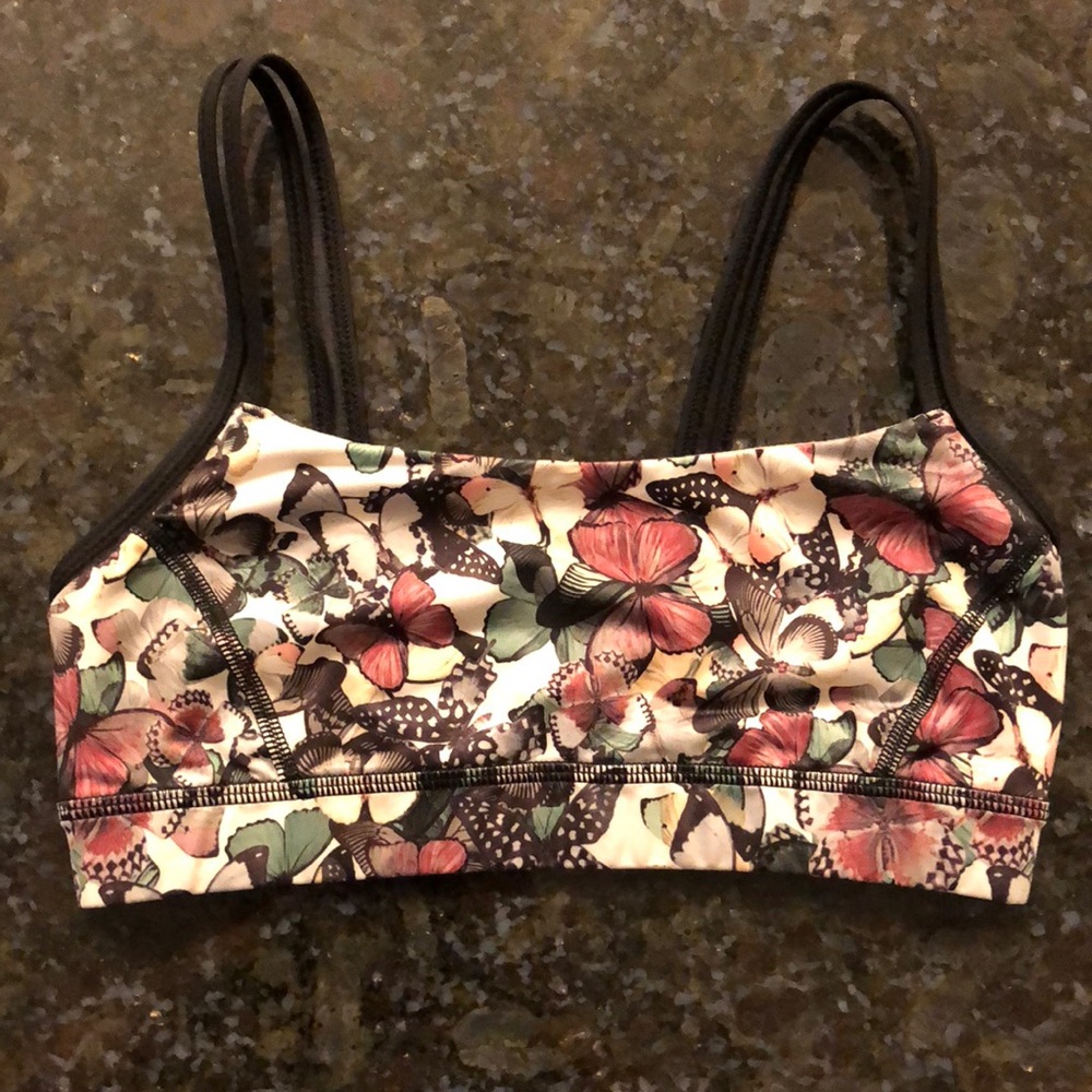 Brand new lululemon sports bra